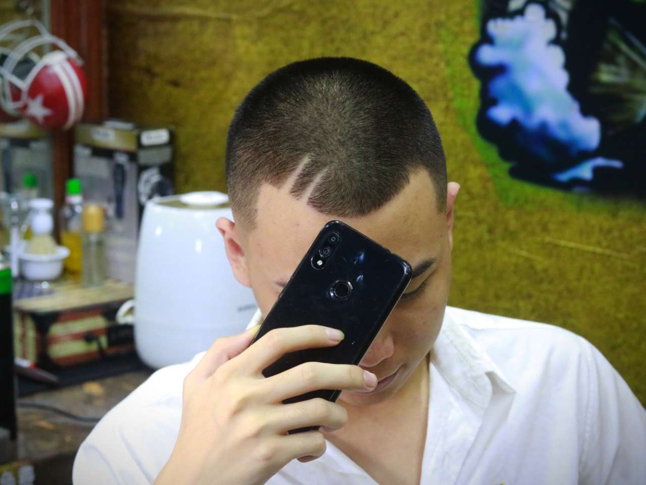 今天又来一个圆寸带杠杠的发型,简单方便打理的