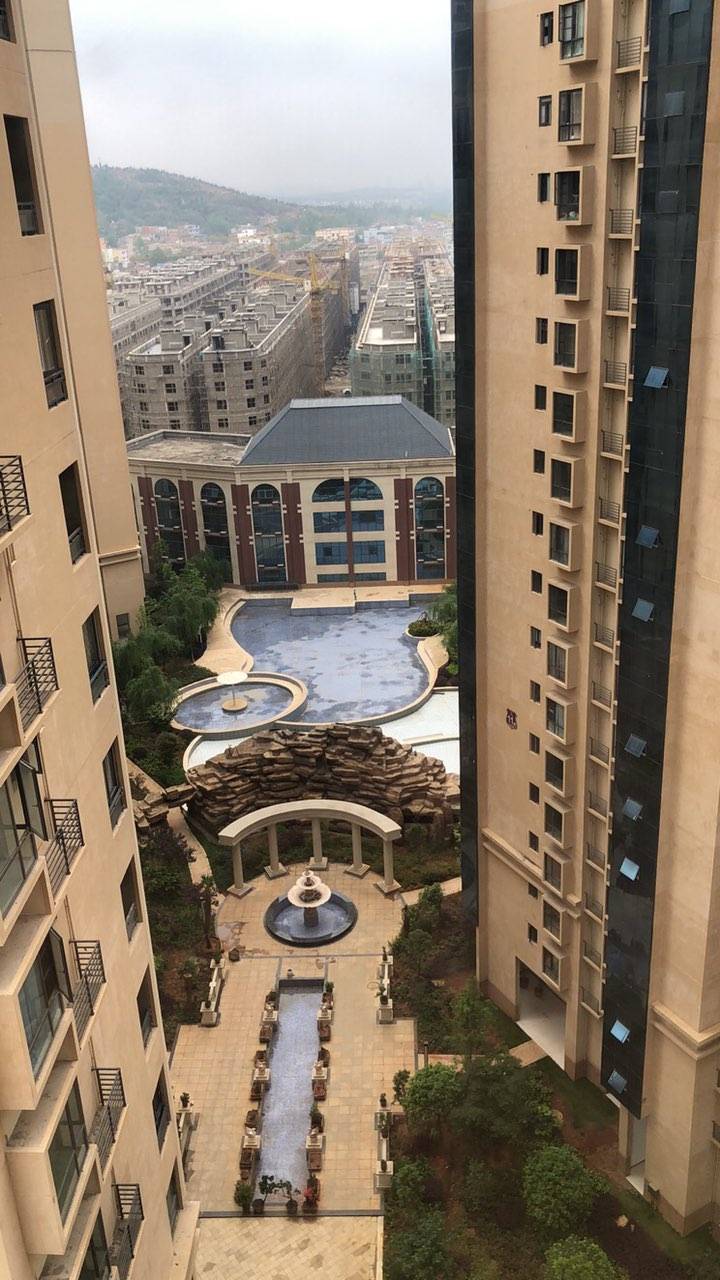 而今御峰云府时隔九月返昭通犹回昨日记忆中一处闻名烂尾楼而今遐迩也